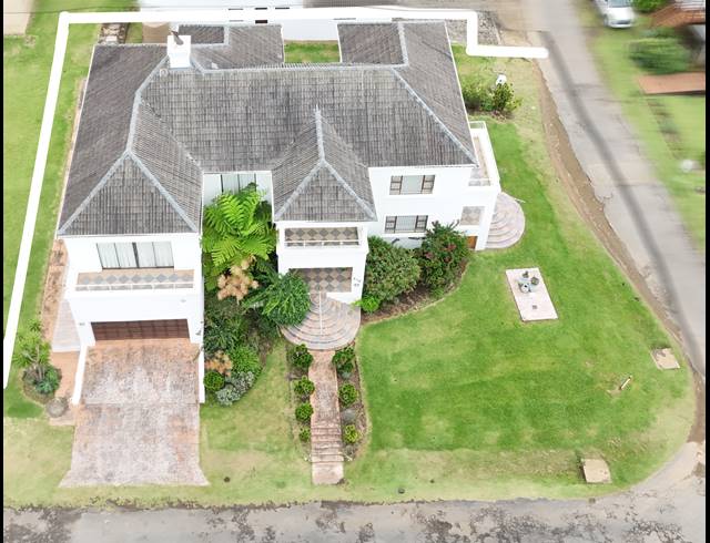 5 BEDROOM FREEHOLD FOR SALE IN COVE ROCK